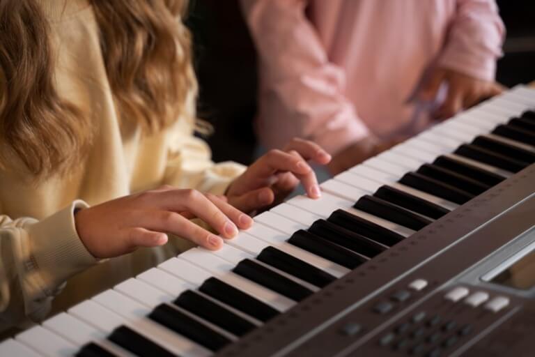 Why Piano Classes Are the Perfect Activity for Kids: Benefits for Body, Mind, and Soul